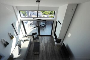 别墅, 吸烟房 | 12 多间卧室、办公桌