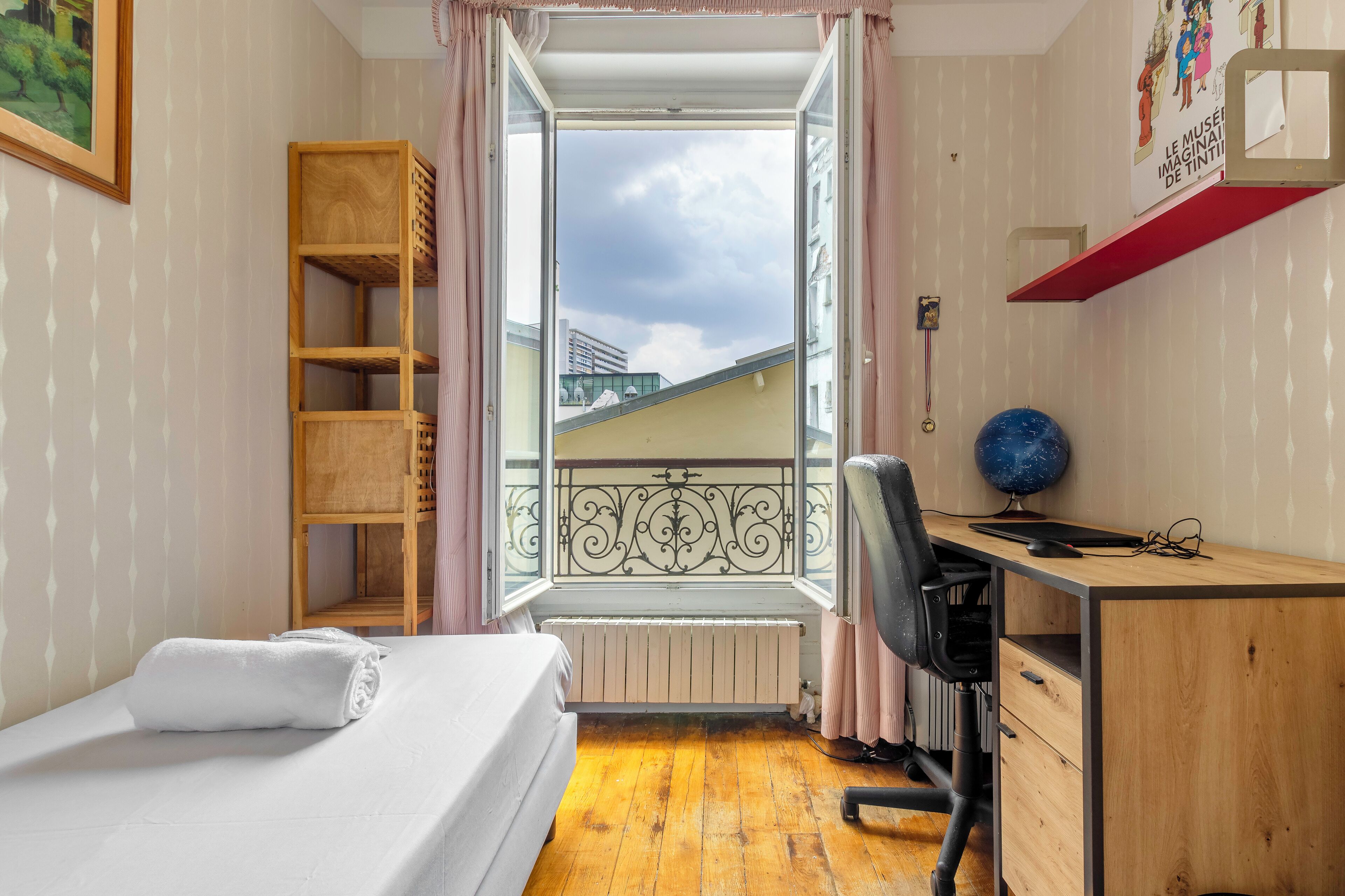 2 slaapkamers, een strijkplank/strijkijzer, reisbedje, gratis wifi