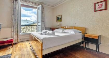 Chanzy-Spacieux appartement familial Place de la Nation