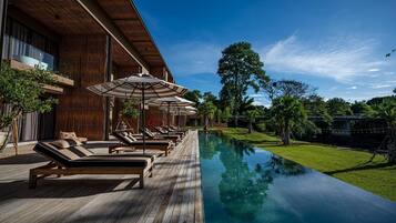 Outdoor pool, pool loungers