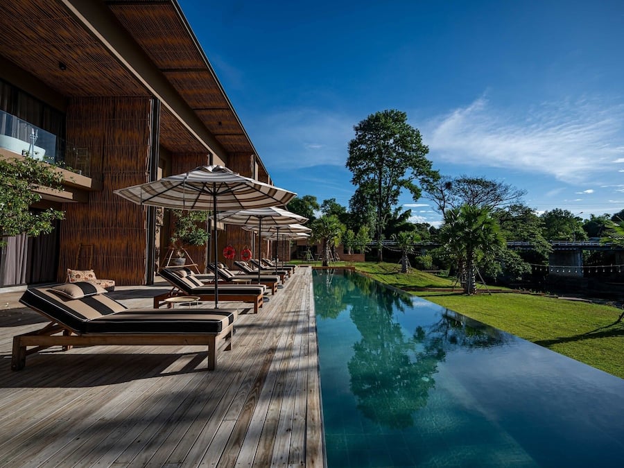 Outdoor pool, sun loungers