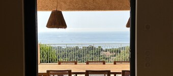 Villa Méditerranéenne au style côtier chic avec vue imprenable à 180° sur la mer