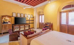 Deluxe-Doppelzimmer, 1 King-Bett, Gartenblick
