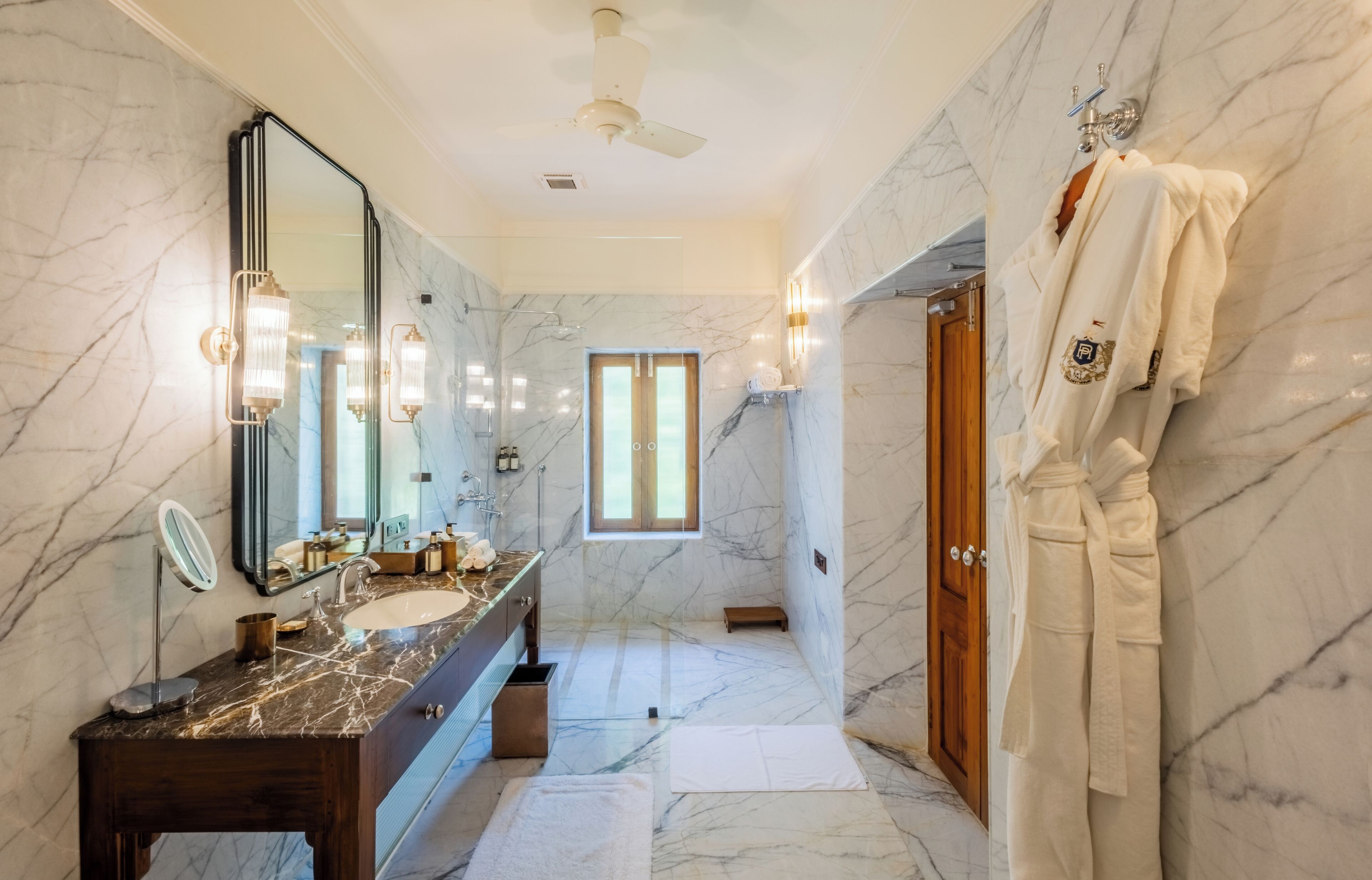 Printing Press | Bathroom | Free toiletries, hair dryer, bathrobes, slippers