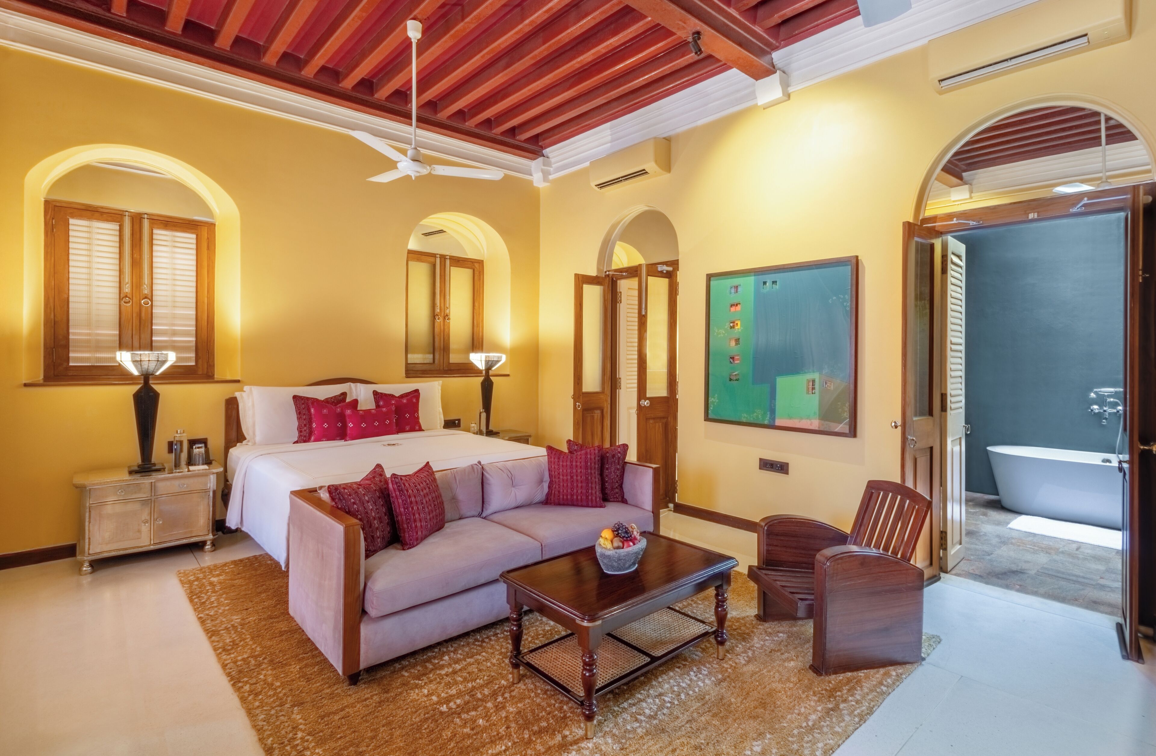 Habitación doble Deluxe, 1 cama King size, vista al jardín | Ropa de cama de alta calidad y minibar 