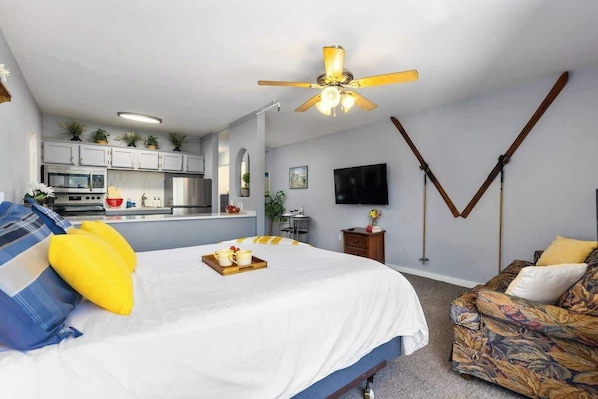 Iron/ironing board, travel crib, WiFi, bed sheets - Charming Mountain Condo – Steps to Adventure (Breckenridge)