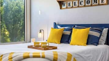 Iron/ironing board, travel crib, WiFi, bed sheets