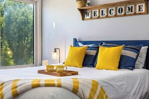 Iron/ironing board, travel cot, WiFi, bed sheets