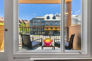 Interior - Cozy Condo with Views, Hot Tub & Great Location (Breckenridge)
