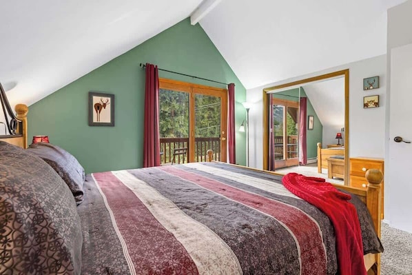 3 bedrooms, iron/ironing board, travel cot, WiFi