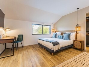 Desk, laptop workspace, free WiFi - La Clairière aux Chênes (Treillieres)