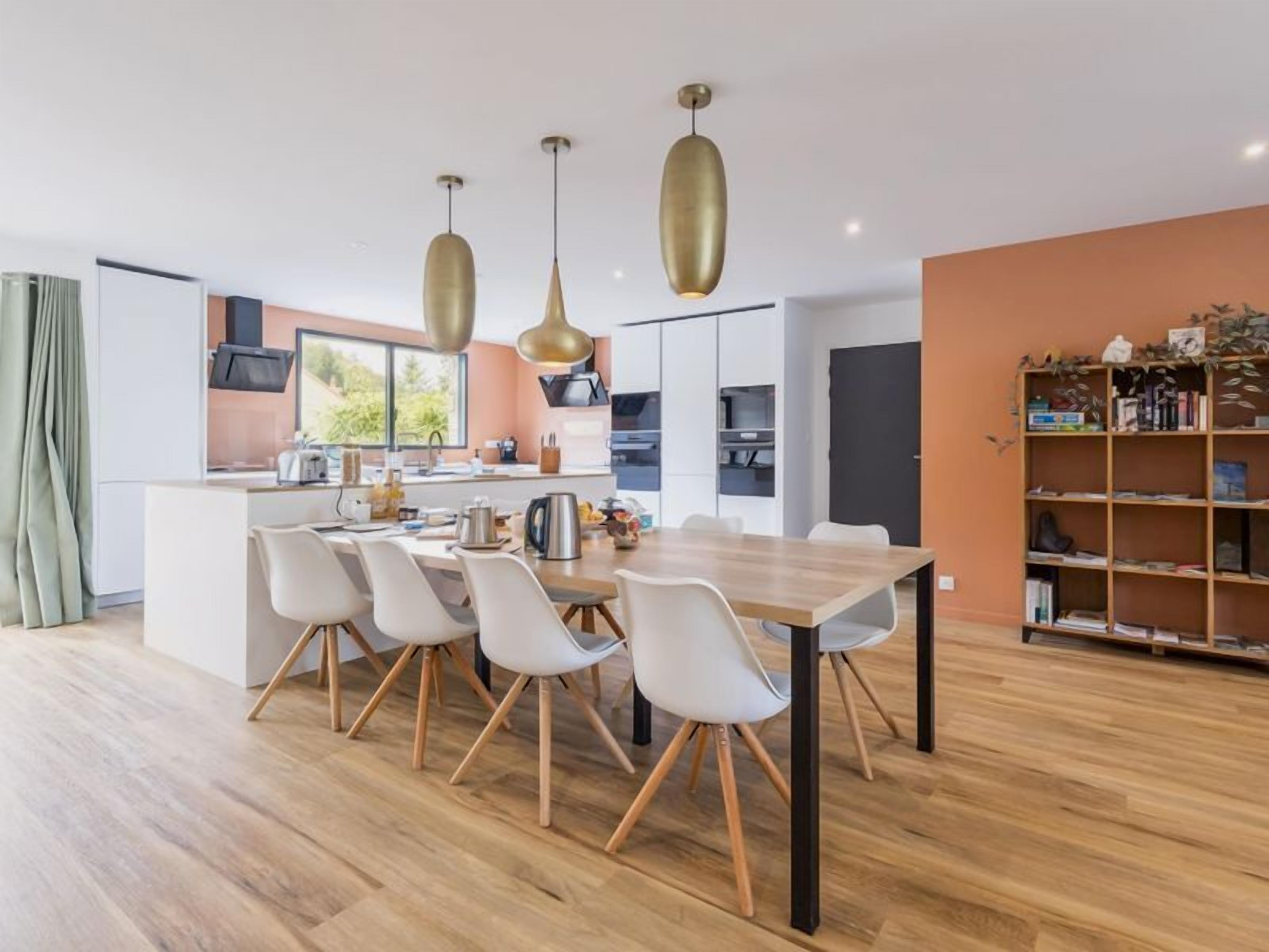 Comfort Double Room | Private kitchen | Full-sized fridge, microwave, oven, stovetop