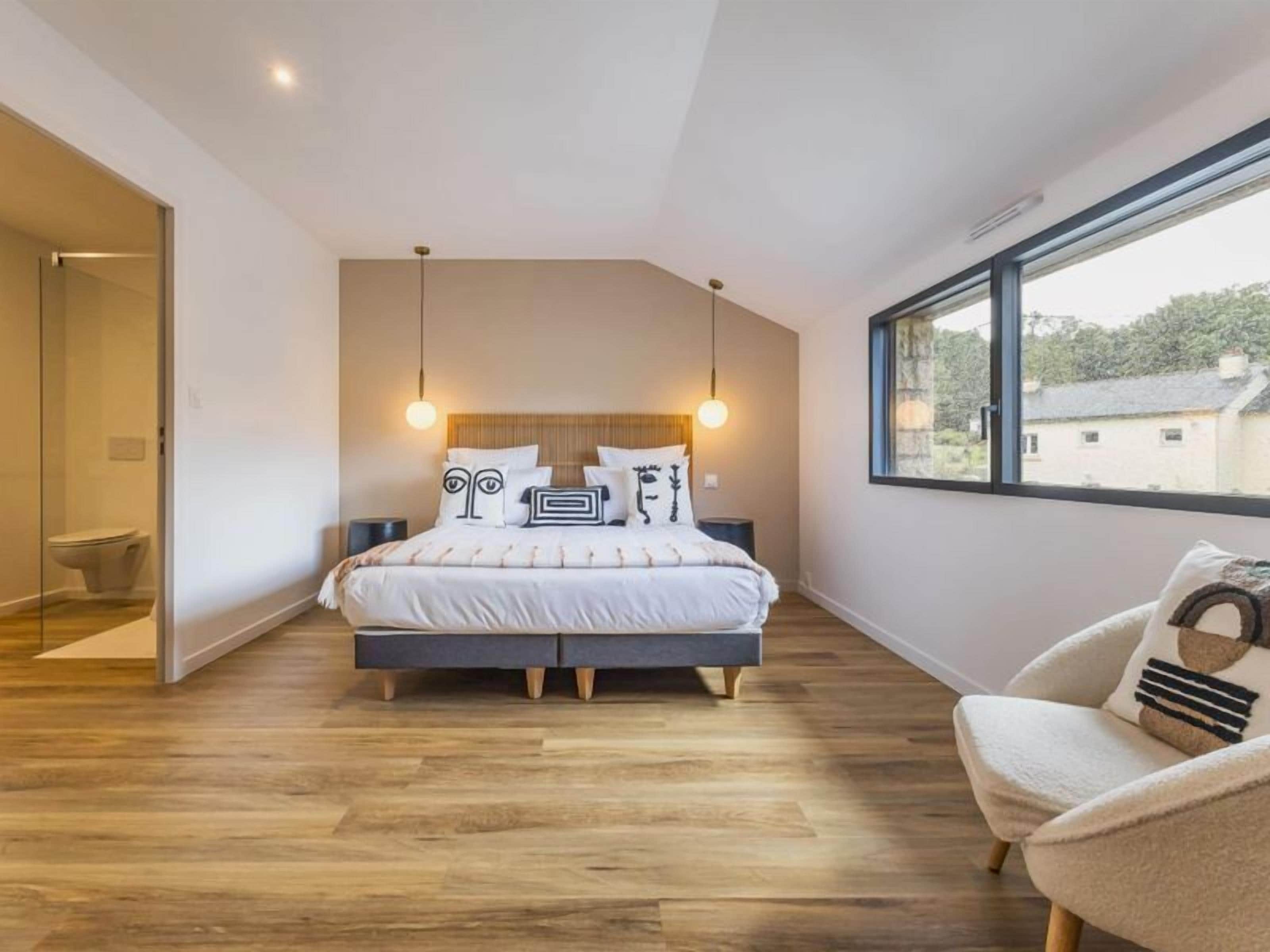 Suite Double 5 | Desk, laptop workspace, free WiFi