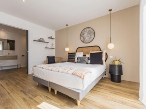 Suite Double 2 | Escritorio y espacio para trabajar con un portátil