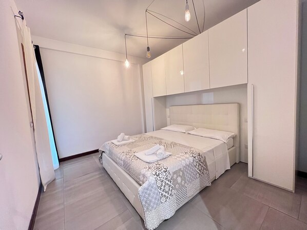2 bedrooms, iron/ironing board, travel cot, WiFi - Smeralda Flats N. 5 - Appartamento Luminoso in Centro Città (Olbia)