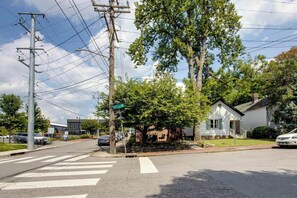 Exterior - Spacious 3BR Family Home Near Broadway | Game Room (Nashville)