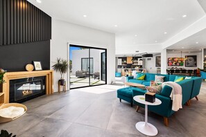 Interior - The Lighthouse- Monthly 5 bd 4 bth Pool & Spa (Palm Springs)