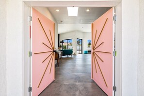 Interior - The Lighthouse- Monthly 5 bd 4 bth Pool & Spa (Palm Springs)