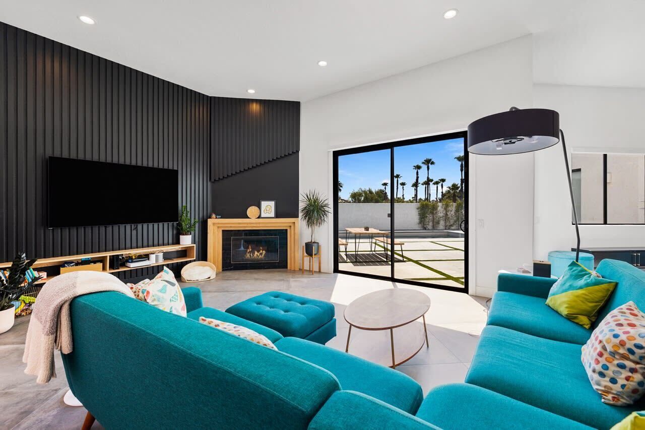 TV, fireplace, offices