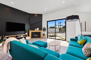 TV, fireplace, offices - The Lighthouse- Monthly 5 bd 4 bth Pool & Spa (Palm Springs)