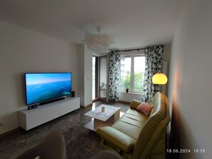 Living area - Kotwica Bałtyku - Wygodny apartament w nadmorskim kurorcie uzdrowiskowym. (Kolobrzeg)