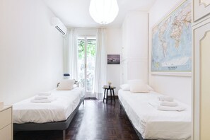 3 chambres, fer et planche à repasser, Wi-Fi, draps fournis