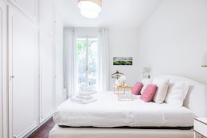 3 chambres, fer et planche à repasser, Wi-Fi, draps fournis