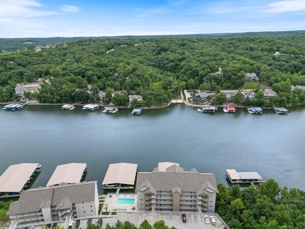 Exterior - Lakefront 2 Bedroom Condo Close to Amphitheater (Camdenton)