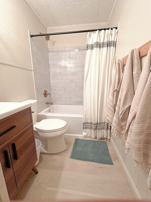 Toallas y papel de baño