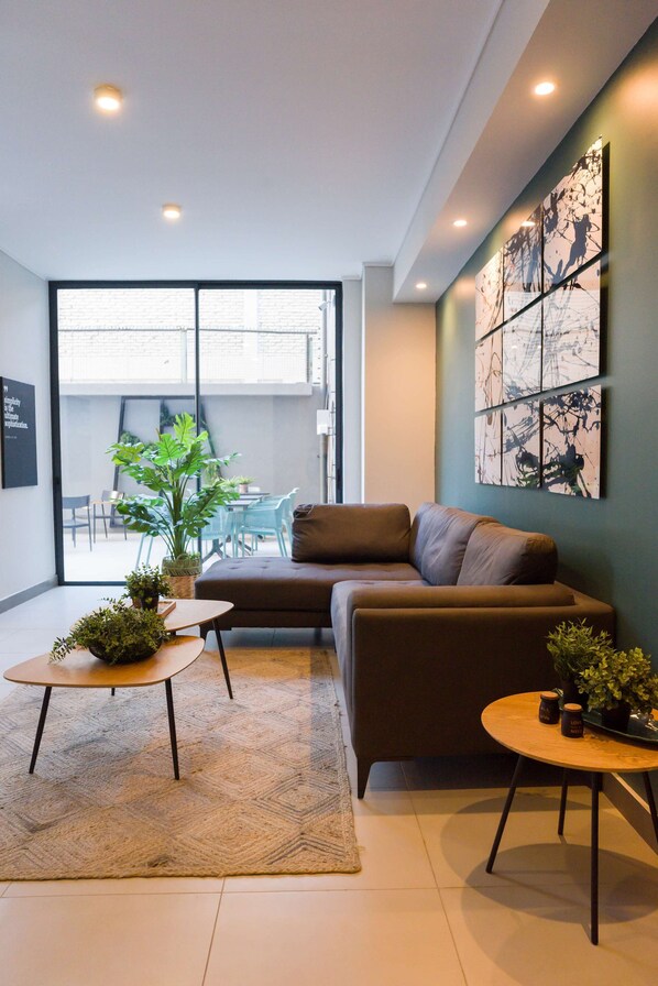 TV, offices - City Haven Studio Apartment for Two in Nunoa (Ñuñoa)