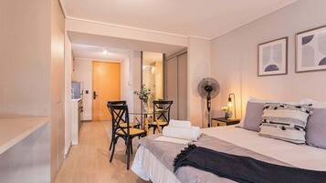 Iron/ironing board, WiFi, bed sheets