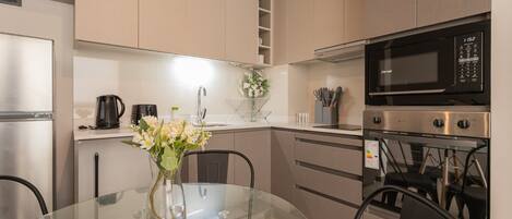 Fridge, microwave, oven, stovetop