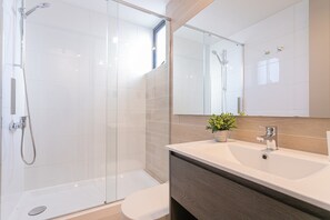 تجهيزات دش، مج�ففات شعر، مناشف