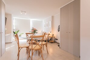 Dining - Cozy Studio in the Heart of Nunoa Perfect for Two (Ñuñoa)