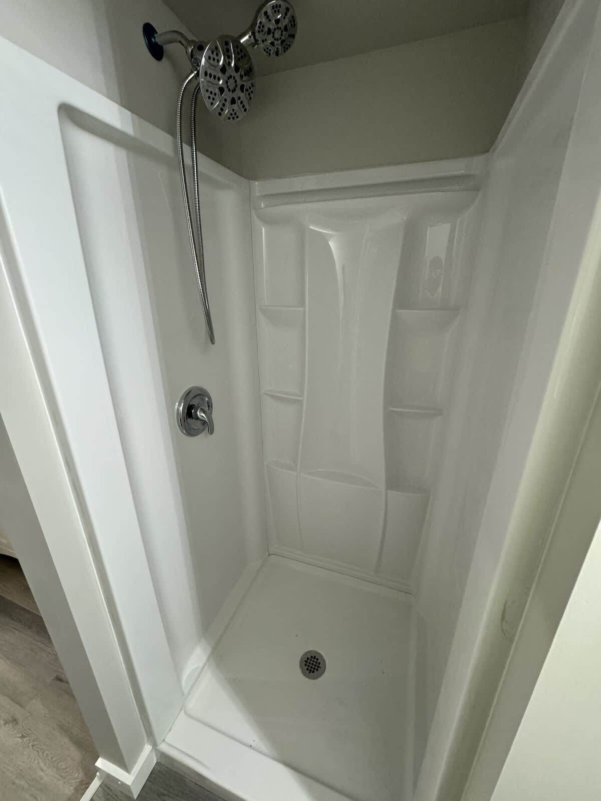 Shower, towels