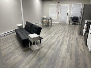 テレビ、書斎 / ワークスペース