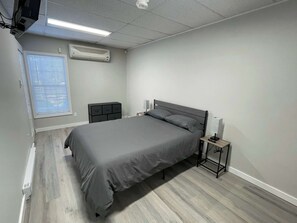 1 室のベッドルーム、デスク、WiFi、ベッドシーツ