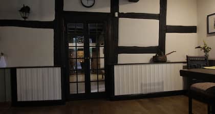 Cozy 16th century Cottage