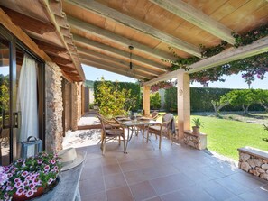 Outdoor dining - Beautiful Finca Padre for your holiday in Mallorca (Son servera)