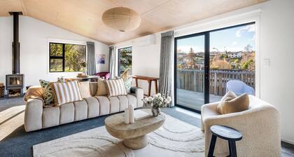 Stylish House 3 Minutes Walk From Town