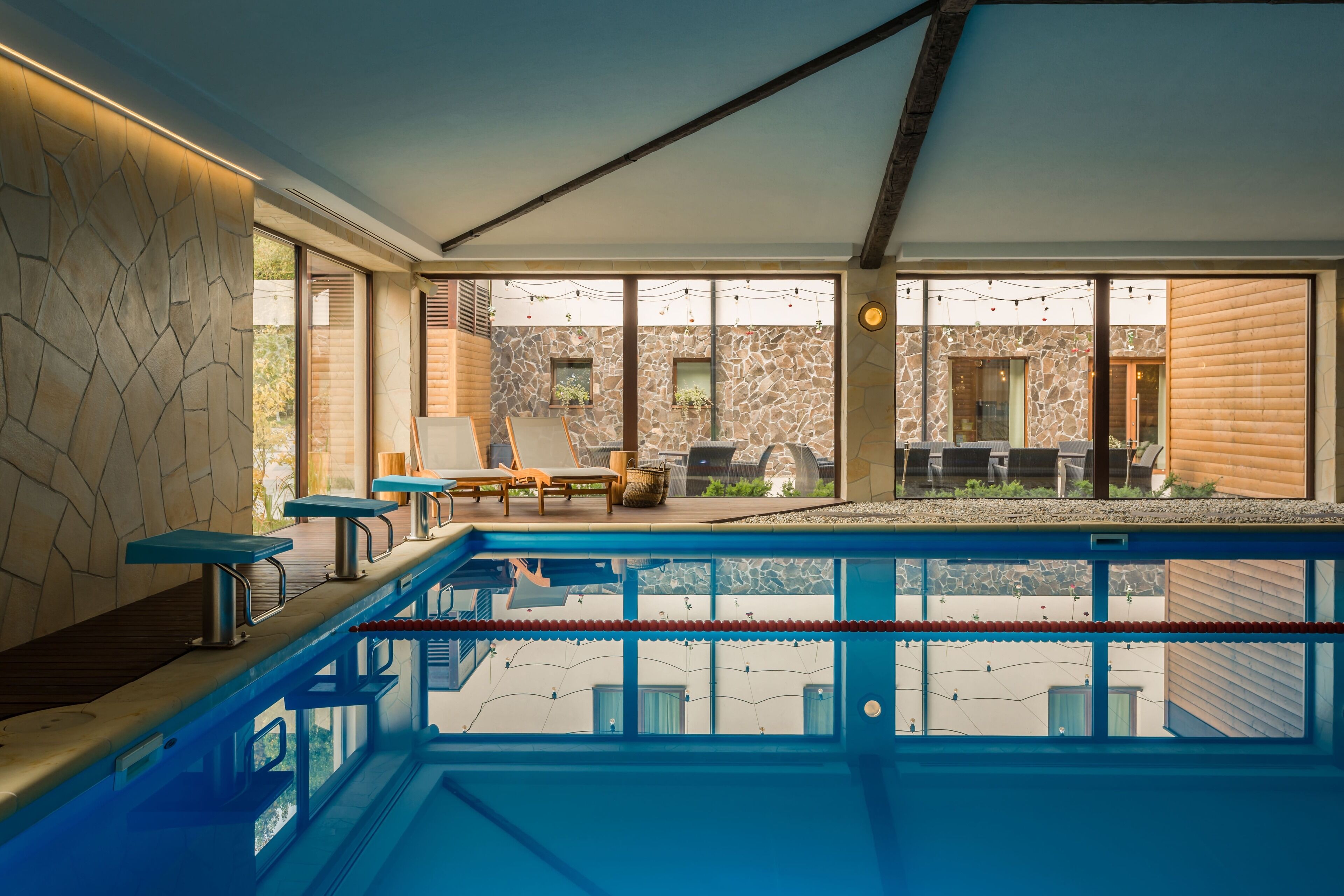 Sauna, hot tub, steam room, hot stone massages, deep-tissue massages