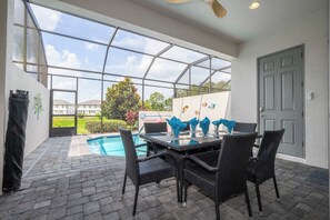 Unclassified image, 2 of 100, button