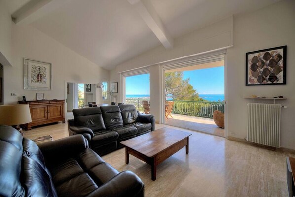 Offices - FRGK "VILLA WITH PANORAMIC VIEW AND LUSH GARDEN NEAR CANNES" - FRGK (vallauris)