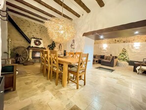 House | Dining