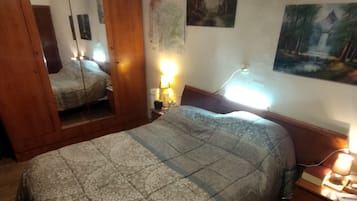 Casa rural | 4 dormitoris, planxa i posts de planxar, wifi gratuïta i roba de llit
