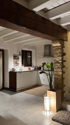 House | Interior - Traditional Stone House in Peratallada (Forallac)