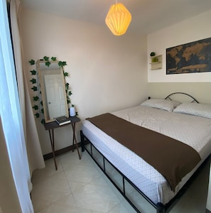 2 habitaciones, decoración personalizada y muebles diferentes