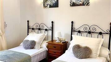 Villa | 8 bedrooms, iron/ironing board, free WiFi, bed sheets