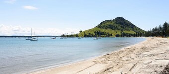 Villa on Valley Rd - Central Mount Location