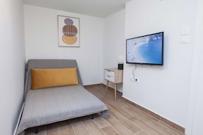 1 bedroom, iron/ironing board, free WiFi - Cozy 1 Bd Basement Apt in Pagrati (Athens)